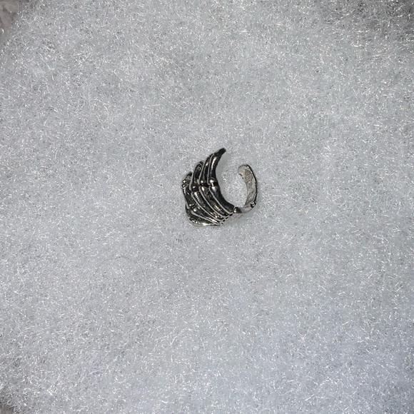 6/$20 Silver Skeleton Hand lob loop - Picture 2 of 3